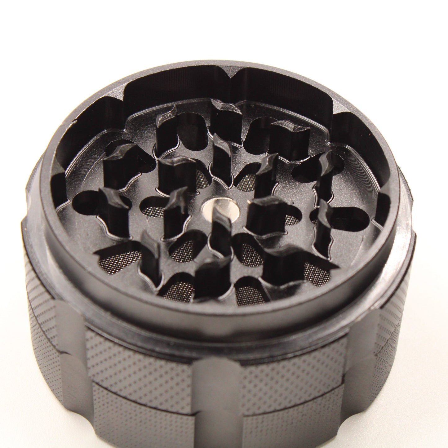 2 - 1/2" Pulsar Magnetic Supreme 4 Piece Grinder