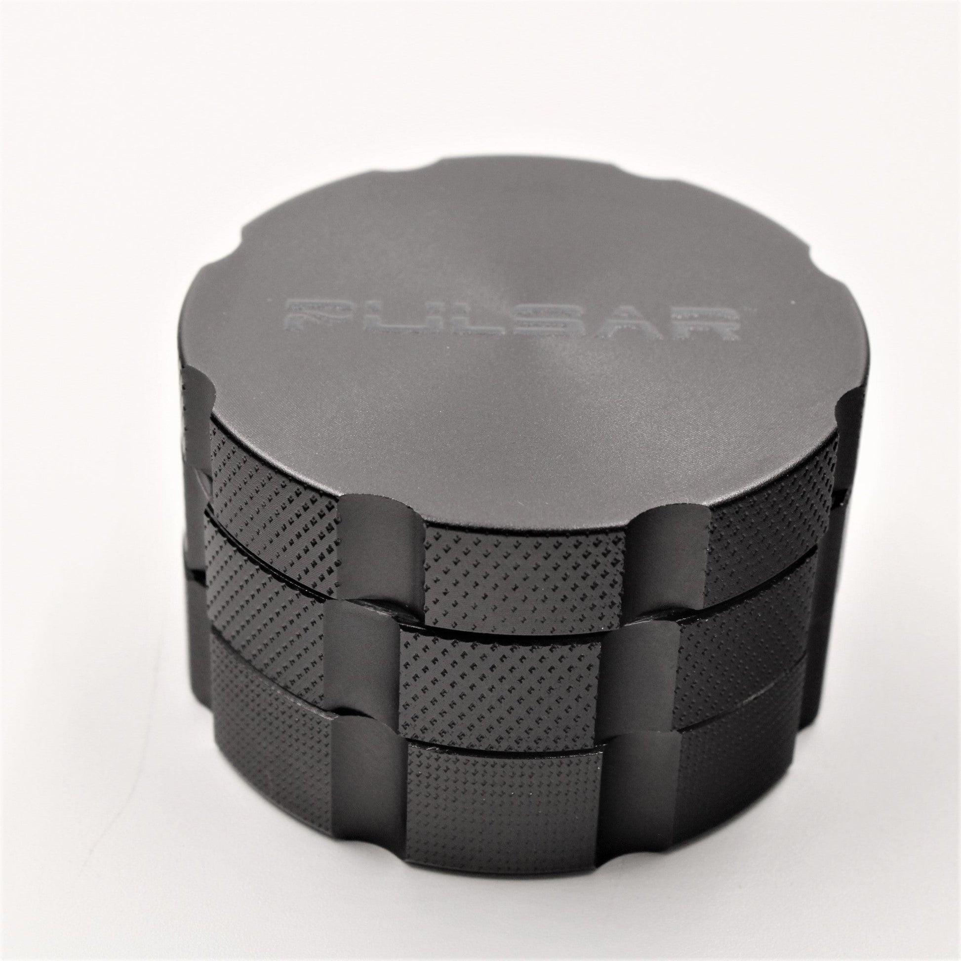 2 - 1/2" Pulsar Magnetic Supreme 4 Piece Grinder